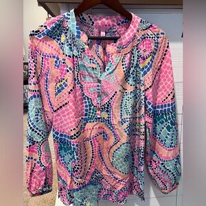 Lily Pulitzer size Small flowy shirt bright abstract. 1040